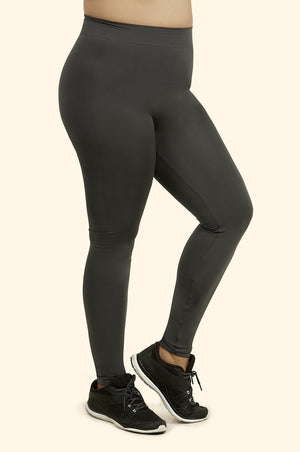 High-Rise Pocket Capri Swim Legging | Swim leggings, Plus size swimwear,  Curvy girl fashion